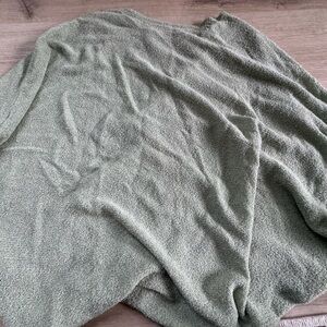 Grey sweater cute new. Pink Lily.